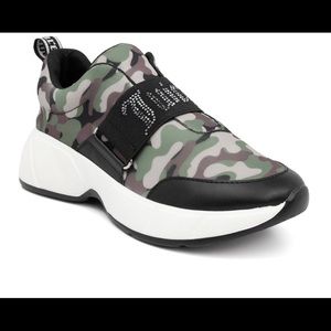 Juice Couture. Women’s shoes Above It slip on Sneakers size 6.5 M